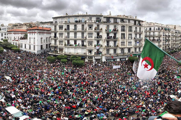 الجزائر : في سنوية الحراك الشعبي طوفان بشري يطالب بإسقاط نظام رئيس غير شرعي !! ــ فيديو
