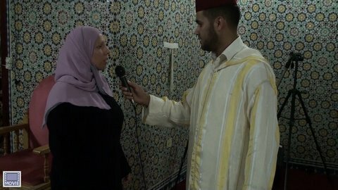 امرأة مسيحية تختار ليلة السابع والعشرين من رمضان لتعلن اسلامها بمسجد القدس بوجدة VIDEO