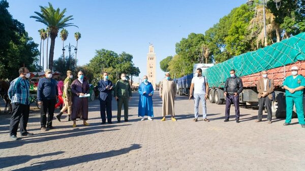 PANDEMIE DU COVID-19 LES POUVOIRS PUBLIQUES ET LES DONNATEURS AU SECOURS DES PROPRIETAIRES DES CALECHES ET DES COCHERS DE MARRAKECH