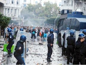 هكذا صارت احوال الشعب الجزائري بعدما صرفت امواله على البوليساريو video