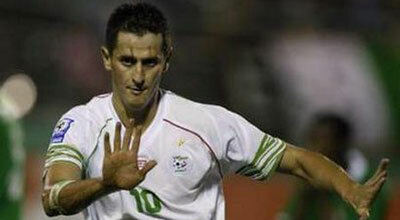 اللاعب الجزائري صايفي يصفع صحفية جزائرية بعد لقاء أمريكا