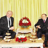 Vidéo-Algérie : les images de Bouteflika et Jean-Marc Ayrault truquées