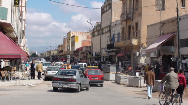 La mythique ex-rue de Marrakech ,ou la nouvelle rue de Abderrahmane Hjira entre la laideur de ses façades et la beauté de ses nouveaux trottoirs