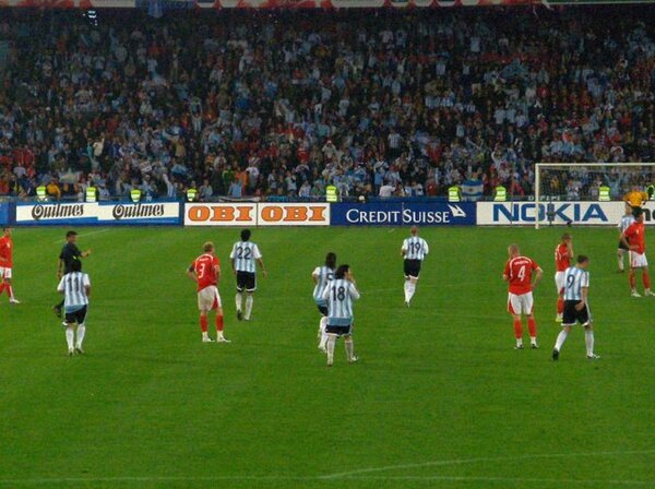 لحظات وصول المنتخب المغربي الى الجزائر ـ فيديو