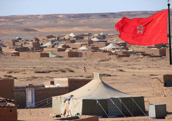 VIDEO شباب التغيير يضرمون النار في مقر تابع لقيادة البوليساريو و يتوعدون بالتصعيد