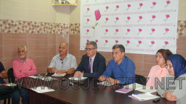 حسن بنعيني وصيف لخضر حدوش بلائحة الاتحاد الاشتراكي بوجدة يرد بقوة على اصحاب  » البيان « VIDEO