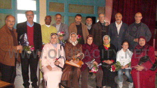 ثانوية عبد المومن التأهيلية بوجدة تكرم مجموعة من الأساتذة المتقاعدين VIDEOS