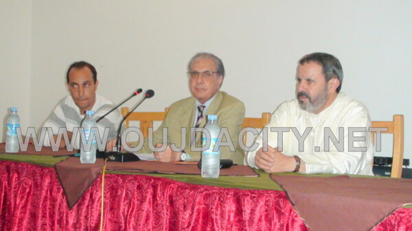 VIDEOS الوالي محمد مهيدية يطلق سراح الملفات العالقة للمنعشين العقاريين بوجدة