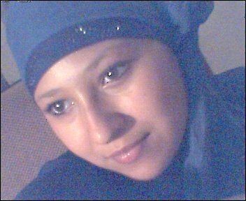 ** Elle vit, mais n’existe pas…**