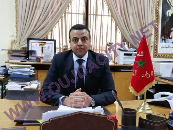 السيد محمد ديب مدير الأكاديمية الجهوية للتربية والتكوين يقدم تنويرا للرأي العام حول التوقيت المدرسي الجديد بالمؤسسات العليمية بجهة الشرق VIDEO