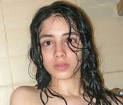 ارحموا علياء المهدي ، يا شباب ميدان التحرير VIDEO