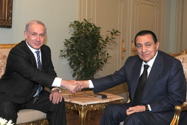 بقاء الرئيس المصري في الحكم قرار أمريكي صهيوني وعلى الجيش المصري إثبات العكس