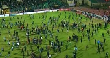 مصر: مقتل حوالي 75 شخصا اثر اعمال شغب خلال مباراة في كرة قدم