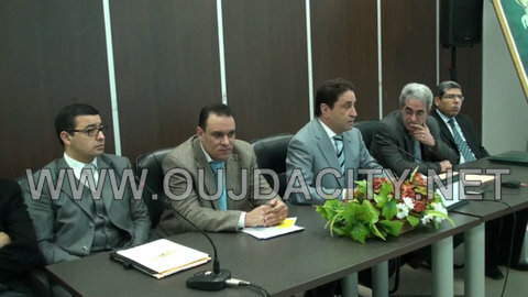 VIDEOSالسيد فيصل الادريسي يتراس اشغال الخلية القضائية الجهوية للتكفل بالنساء و الأطفال ضحايا العنف