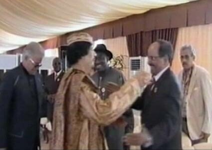 جبهة البوليساريو تدعم القذافي في قمع شعبه.