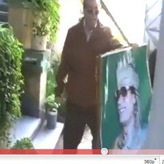 السفارة الليبية بالرباط : انزال العلم الليبي وتمزيقه وصورة القذافي ـ فيديو