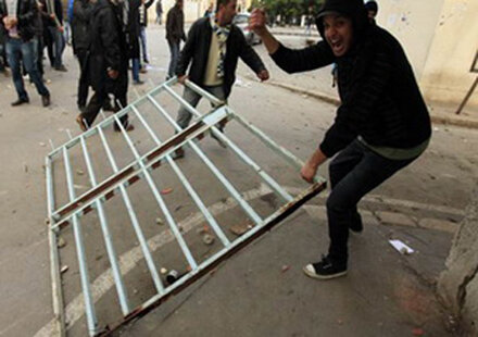 غاضبون يقتحمون آلاف الوحدات السكنية بليبيا