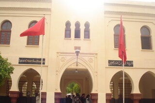 وفد من تلميذات اكاديمية غرونوبل يزرن مؤسسات تعليمية بوجدة