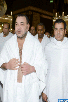 VIDEO صاحب الجلالة، أمير المؤمنين، يؤدي مناسك العمرة