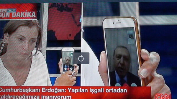 الشعب التركي ينزل الى الشوارع استجابة لنداء الرئيس اردوجان لاحباط الانقلاب العسكري VIDEO