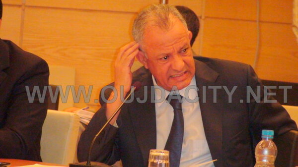 الوالي محمد مهيدية يفاجئ بعض رؤساء المصالح بجديته وصرامته …خلال اجتماع حول تأهيل العالم القروي VIDEOS