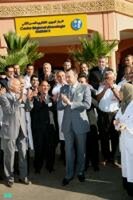 وجدة 05 – 10- 2006 : صاحب الجلالة يدشن مركزا جهويا للأنكولوجيا ومركبا لإيواء مرضى المركز