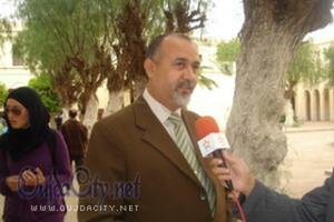 المدرس بين محنة المرض و محنة الإقتطاع من الأجر