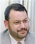 مذيع برنامج شاهد على العصر في قناة الجزيرة يجرب لعبته في المغرب