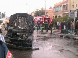 وجدة : 27/02/2006 النيران تشتعل في – مقاتلة – محملة بالبنزين