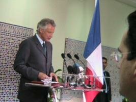 وجدة 27/09/2005 الوزير الأول الفرنسي لوي دو فيلبان : تطابق كامل في وجهات النظر بين فرنسا والمغرب