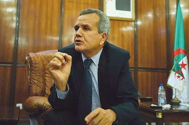 فضيحة: وزير الصحة الجزائري يتمنى لشعبه موجة ثالثة من وباء كورونا لإرغام المواطنين على الالتزام بالإجراءات الوقائية