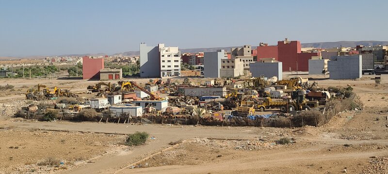 العروي : تجزئة سكنية مهجورة عمرها أربعون سنة.. كبح للنمو العمراني المتوازن وتشويه لجمالية المدخل الشرقي للمدينة.!