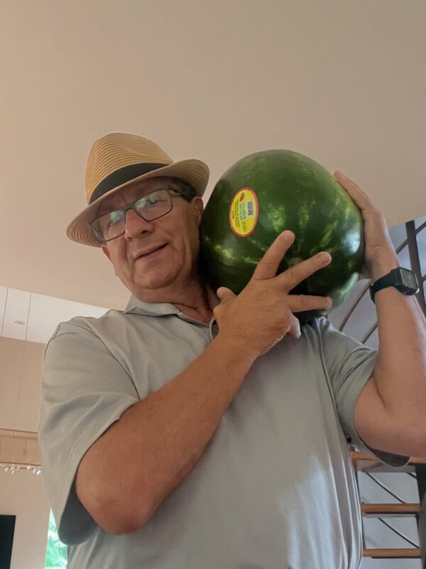 رسائل كندا 3- الدلاح الأحمر فاكهة الصيف المحبوبة لدي