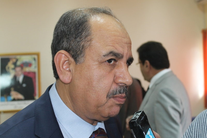 موظفو رئاسة جامعة محمد الأول بوجدة في وقفة احتجاجية ضد الرئيس VIDEO