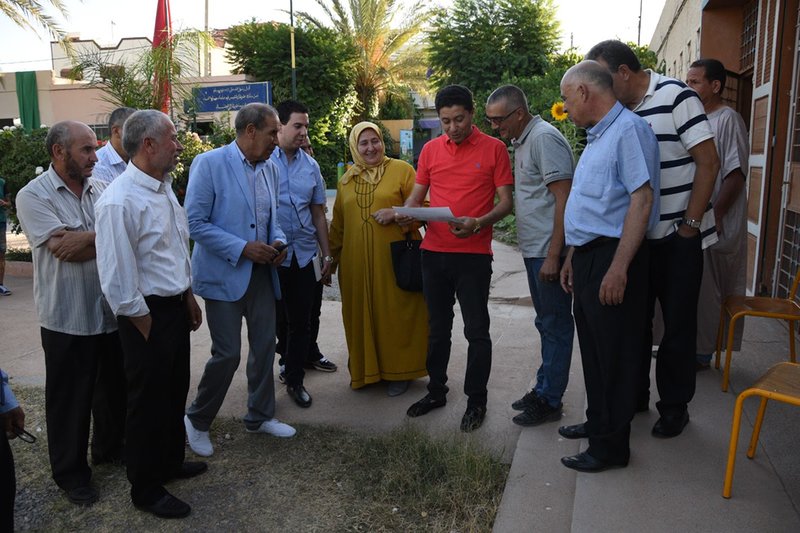 عبدالنبي بعوي رئيس مجلس جهة الشرق يحضر حفل اختتام الموسم الدراسي بالمدرسة التي حصل فيها على شهادته الابتدائية