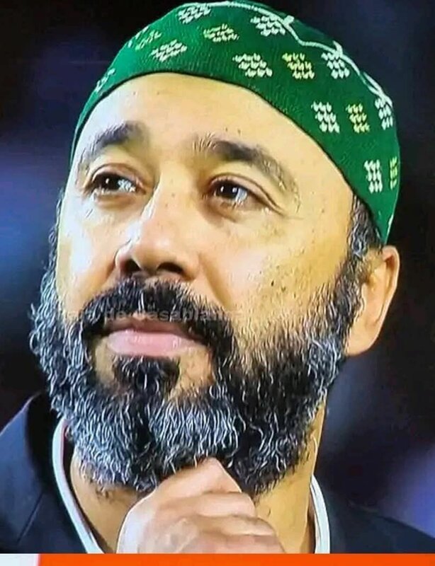 ما هو سر تلك الطاقية الخضراء التي اخرجها المدرب المغربي طارق السكتيوي من جيبه ووضعها فوق راسه