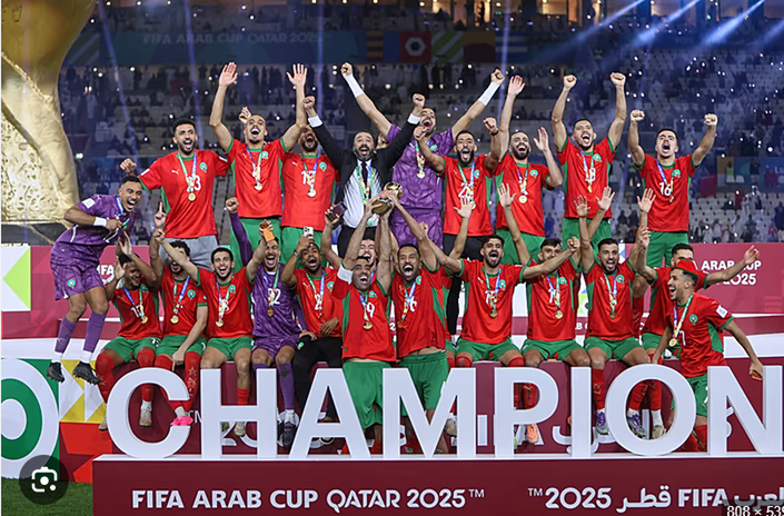 جلالة الملك محمد السادس يهنيء أعضاء المنتخب الوطني المغربي لكرة القدم الفائز ببطولة كأس العرب بقطر 2025