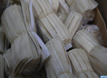 مواجهة كوفيد -19.. خضوع تصنيع الكمامات الواقية من الثوب غير المنسوج للإلزامية القياسية