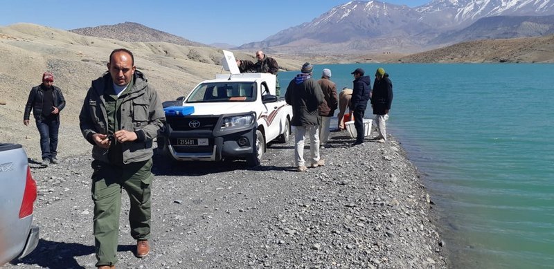 LE CNHP RELEVANT DU HCEFLCD PREPARE LA SAISON DE PECHE 2019/2020 ET DEVERSE DES ALVINS DE TRUITE ARC-EN-CIEL