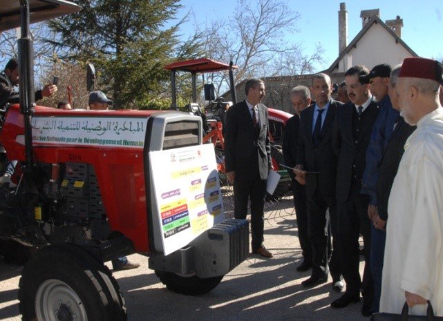 عامل إقليم إفران يشرف على انطلاقة الفترة الثالتة للمباذرة الوطنية للتنمية البشرية