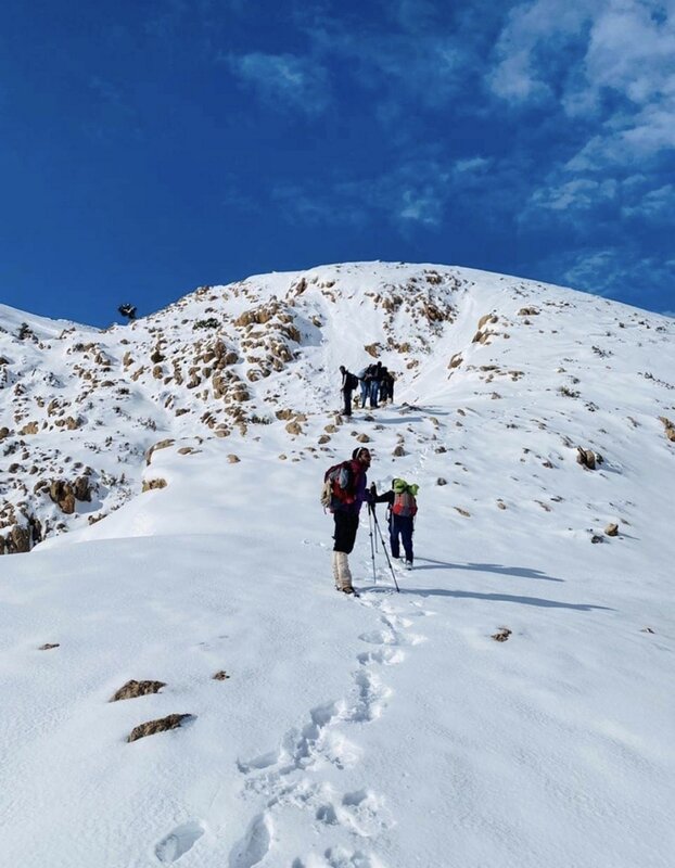 DES GRIMPEURS VOLONTAIRES DE TAGHIA AU SECOURS DE CINQ BERGERS PIEGES PAR LA NEIGE AUX SOMMETS DES MONTAGNES