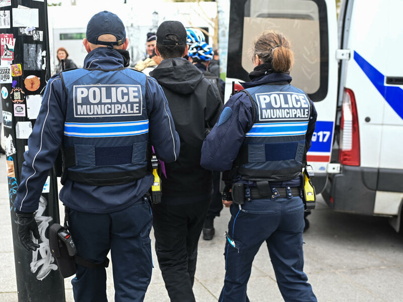 فرنسا: « أُخرج من هذه المحكمة وغادر فرنسا فورًا » تصرخ رئيسة المحكمة في وجه شاب جزائري « حراڭ » ضُبط متلبسًا بتجارة المخدرات