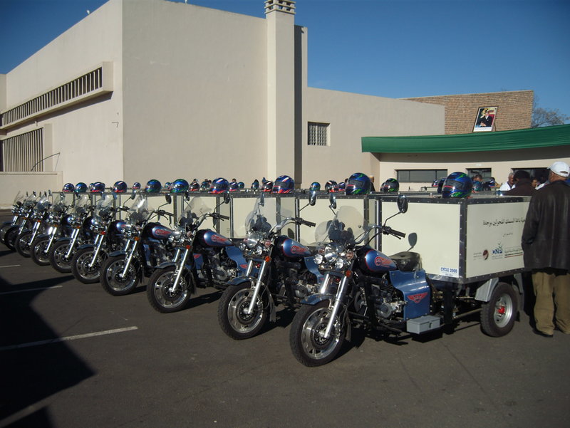 مشروع تنظيم بيع السمك بالتجوال بمدينة وجدة: اقتناء و توزيع 150 دراجة نارية مزودة بصناديق عازلة للحرارة لنقل وتسويق الأسماك