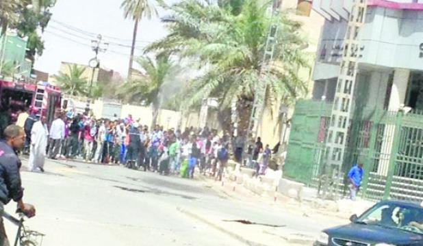 ولايات الجنوب الجزائري على صفيح ساخن …مسيرات واعتصامات واشتباكات تخلف جرحى وموقوفين