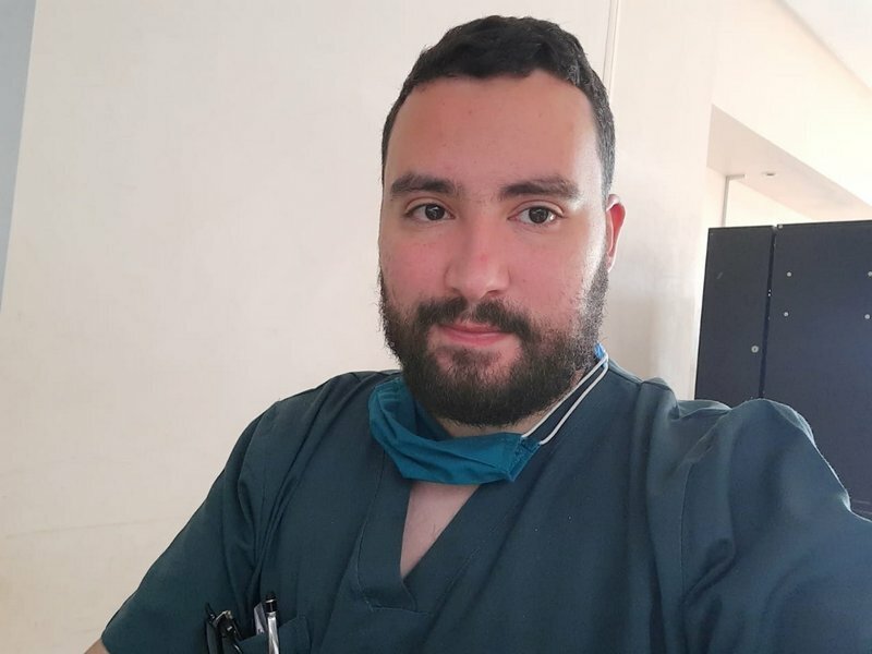 الطبيب  » الدكتورحسني محمد » بمستوصف الأندلس بوجدة..عملية التلقيح متواصلة بنظام وانتظام