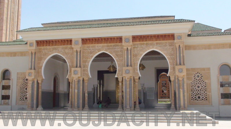 VIDEO مسجد محمد السادس بوجدة: عندما تتداخل الجمالية المعمارية بالنفحات الايمانية