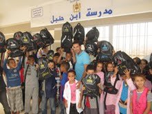 مؤسسة بسمة للأعمال الخيرية توزع 3000 محفظة على التلاميذ المعوزين