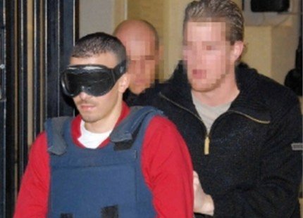 بعد نجاحه بالفرار بمروحية من سجن بلجيكا ، القاء القبض على السكاكي بعد ساعات فقط من فراره من سجن وجدة