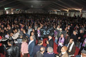 مؤتمرون اتحاديون يستقبلون عبدالاله بنكيران بشعار : مجرمون مجرمون قتلة بنجلون