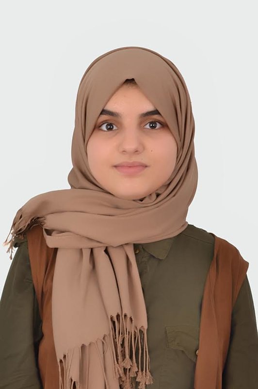 من هي ألتلميذة سمية قادري من وجدة الحاصلة على اعلى معدل على الصعيد الوطني في الامتحان الجهوي ؟